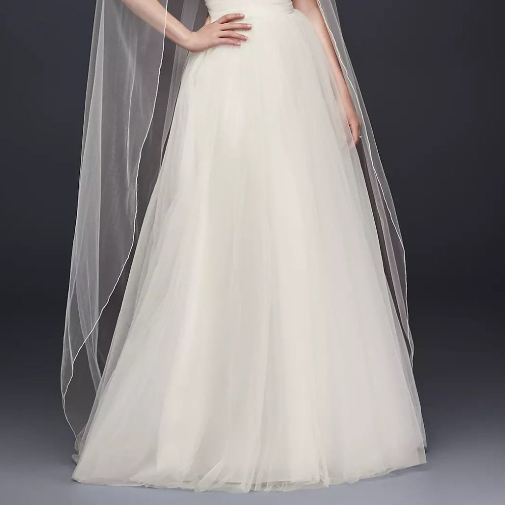 White Chapel Length Veil with Pencil Edge NWT - Picture 4 of 6